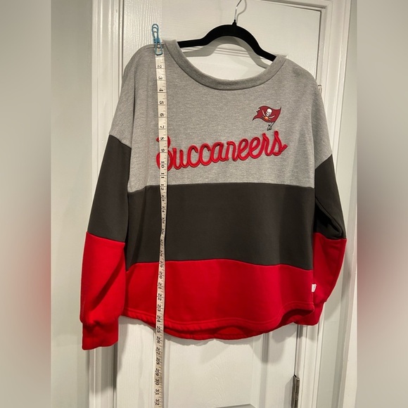 Tampa Bay Buccaneers Size M Touch Outfield Deep V-Back Tie Pullover Sweatshirt - Picture 8 of 12